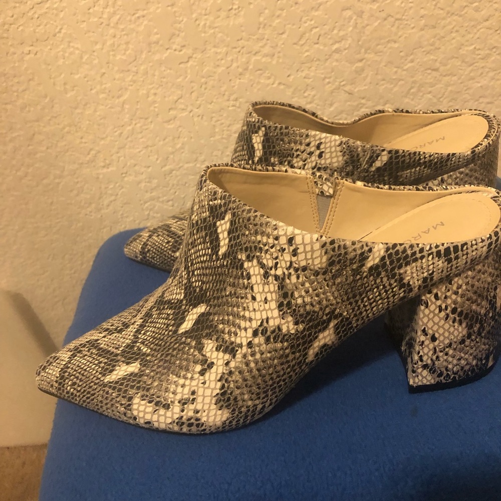 Marc Fisher Reptile Black Miri Print Leather Ragni Heeled Mules/Slides. Size 10M
